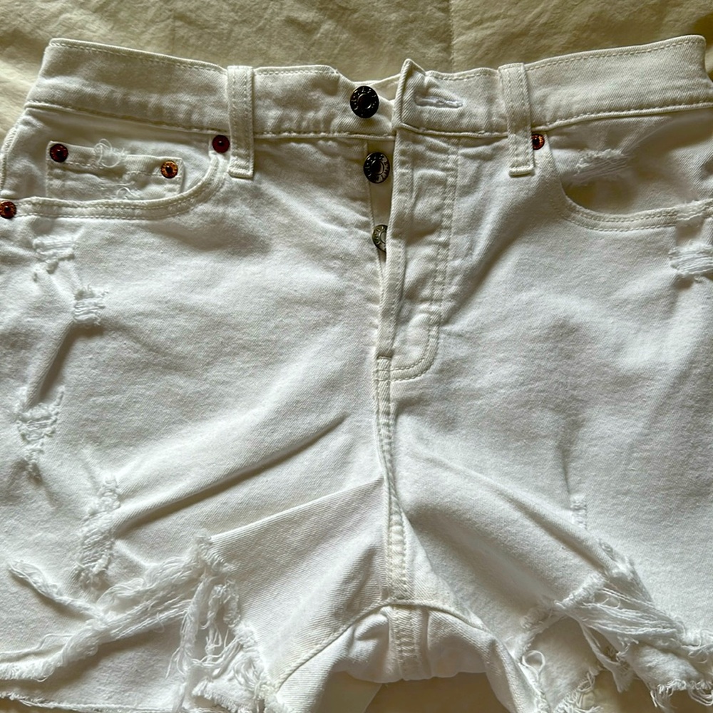 White DAZE jean shorts SIZE 29.